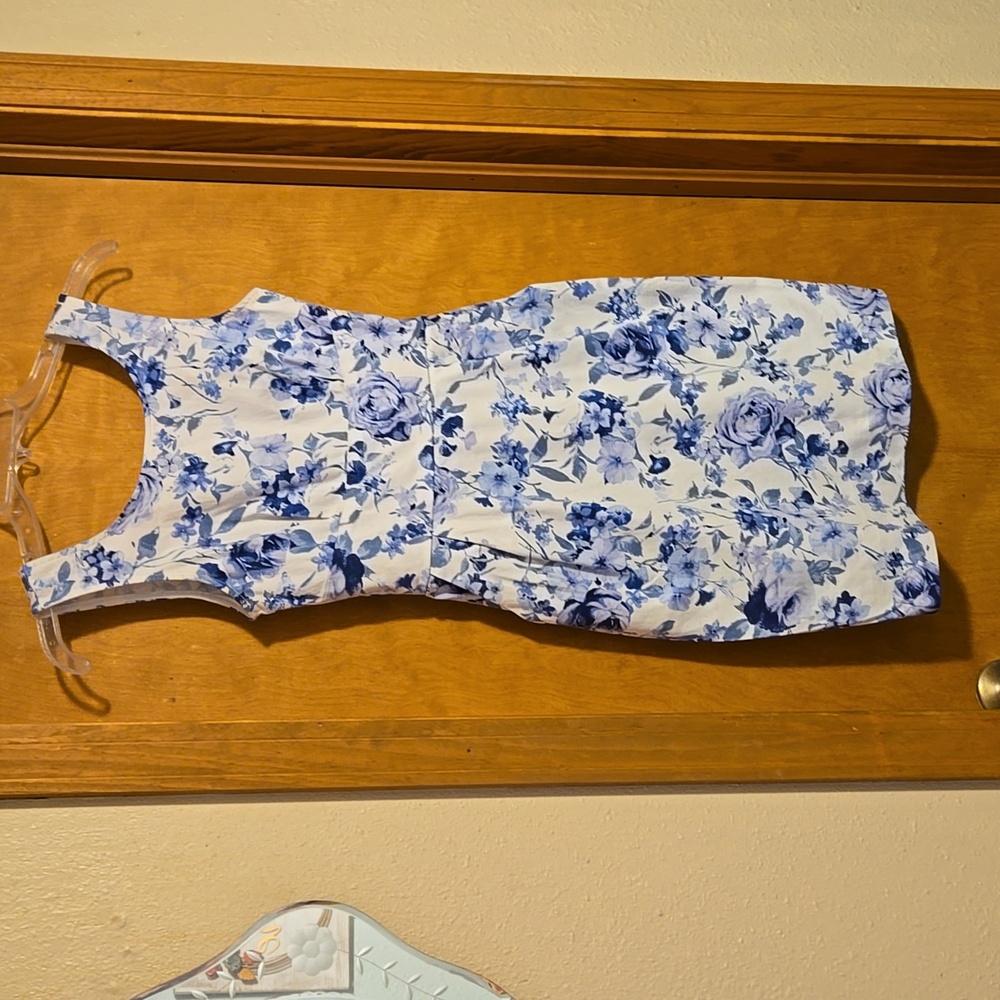 Lulu's White Blue Floral Mini Sleeveless Dress with Pockets, Size XS
